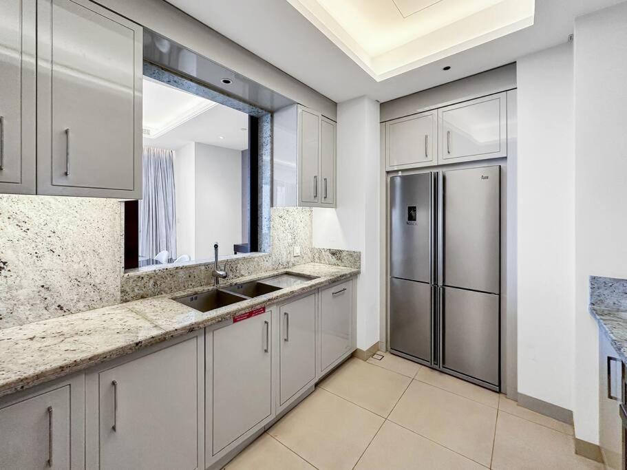 Easemytrip - Premium Burj Khalifa View - Address Sky View