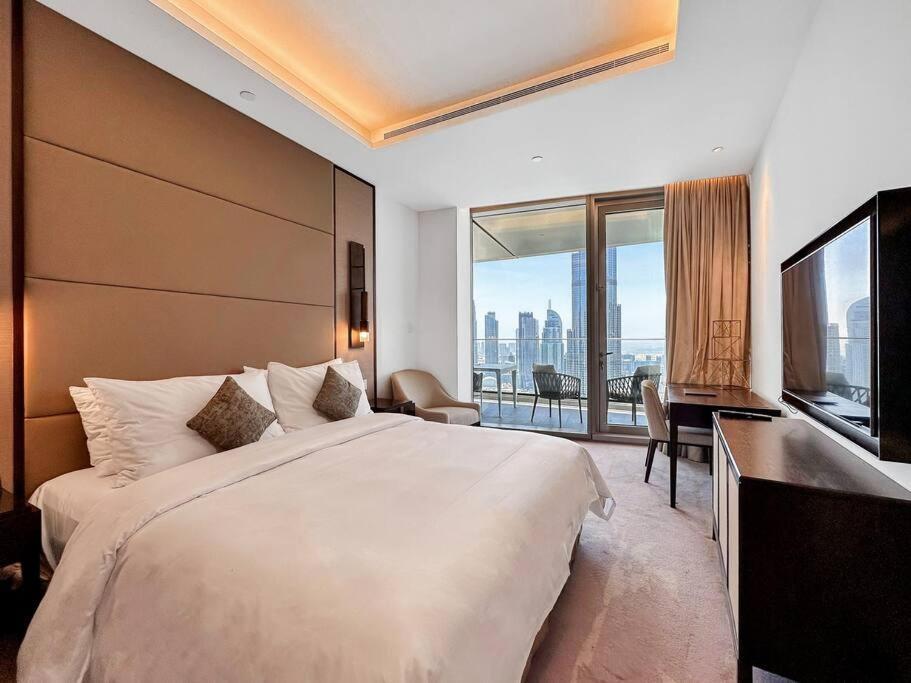 Easemytrip - Premium Burj Khalifa View - Address Sky View * Dubai